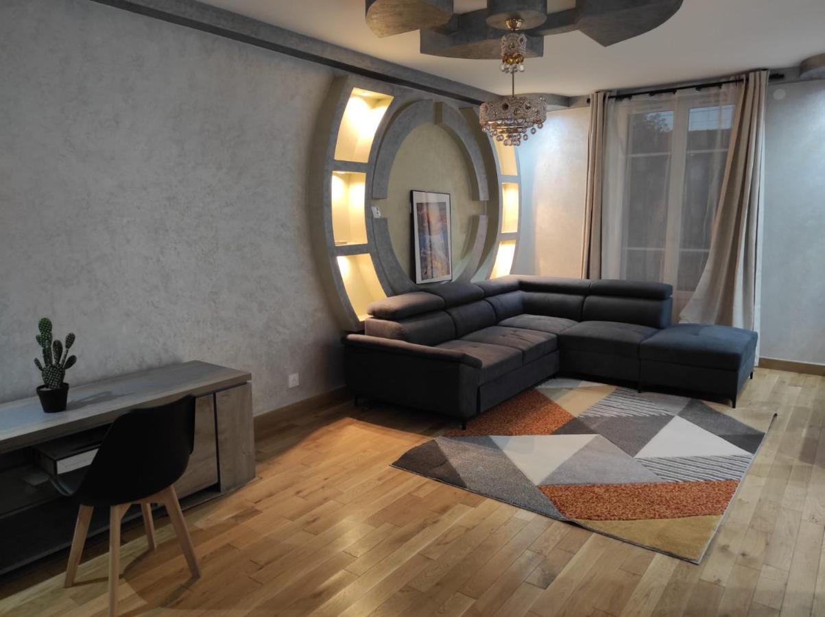 Maison Elegante Et Spacieuse Écouen Buitenkant foto