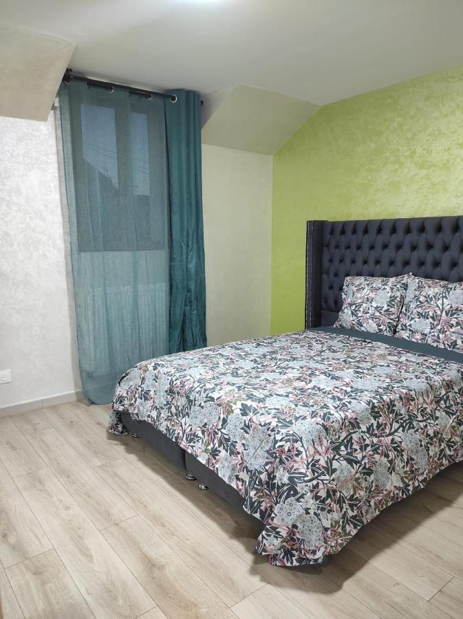 Maison Elegante Et Spacieuse Écouen Buitenkant foto